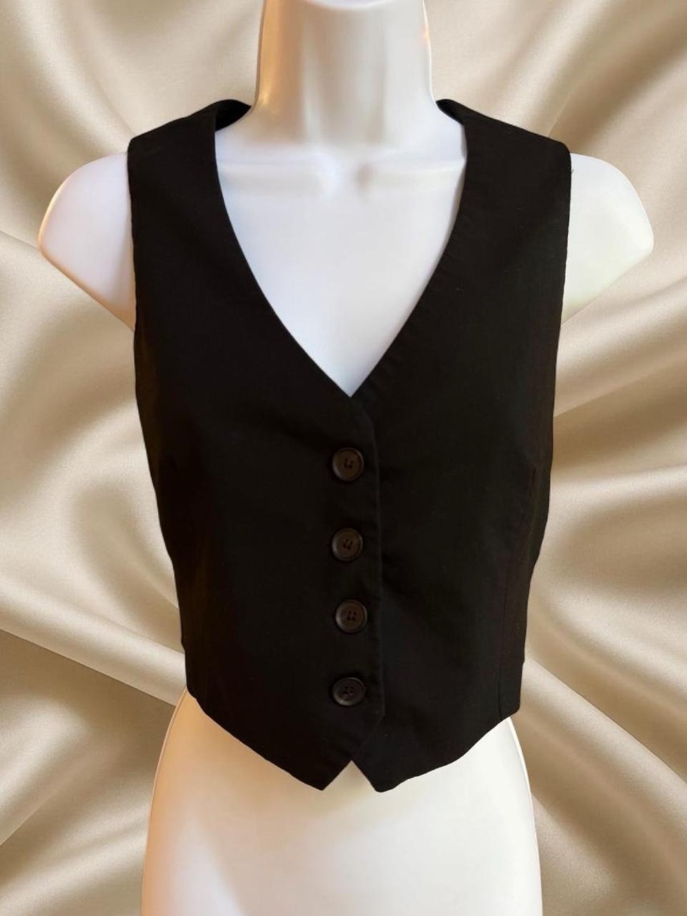 stradivarius Black Button-Front Sleeveless Vest